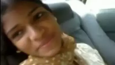 Malayalam Speaking Xxx - Malayali Guy Fondling His College Friend In Car With Malayalam Conversation  porn video