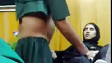 380px x 214px - Young Pakistani Girl Impregnated By An Pervert Doctor porn video