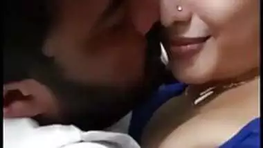 Bhabhi Kissing porn video