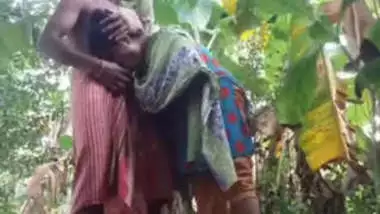 Khet Boy Boy Sex - Bangla Bhabi Affair With Debar Blowjob Fucking In Banana Khet porn video