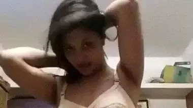Big Ass Girl Stripping Salwar Kameez porn video
