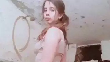 Pakistani sexy ass show in bathroom video leaks