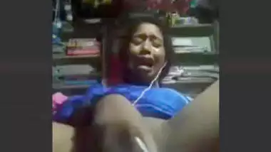 Horny Bangladeshi Girl Masturbating With Perfume Bottle Crying With  Loudmoaningand Pain porn video