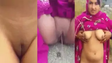 Muslim girl pissing outdoors sex MMS video