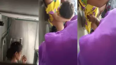 Train Me Chudai Video - Indian Train Sex Video porn video