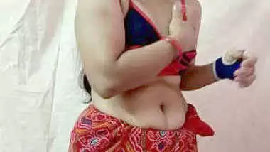 Indian Housewife Change Saree In Xxx - Tamil Village Bath Aunty Saree Removing Dress Changing Videos indian porn  movs