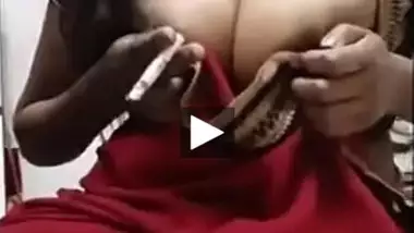 Busty Indian Girl Exposes Her Smoking Hot Big Boobs porn video