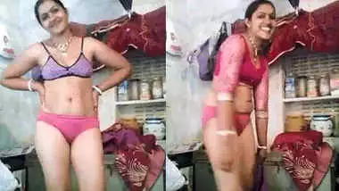 Removing Sarees Blouse Bra Jetti Pavadai By Indian Aunties Sex indian porn  movs
