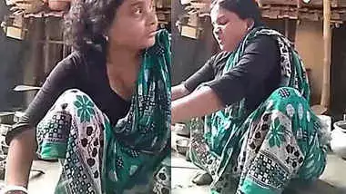 Desiseen Com - Desi Bhabi Cooking porn video