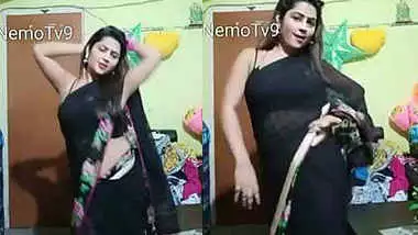 Www Kerala Armpit Xxx Sex Free Download - Bigo Priyanka Seduce Too Much Show Navel Armpit Transparent Saree Dance porn  video