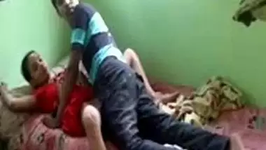 Moti Chachi Sexi - Saree Mai Chachi Ne Apne Bhatije Se Chut Marwayi porn video