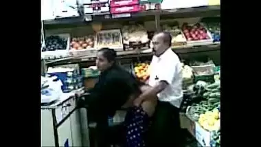 Hot Bhojpuri Speaking Aunty Having Sex At The Grocery Store porn video