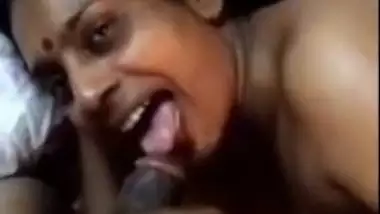 Tamil Big Sunni Sex - Naked Tamil Aunty Licking Sunni During Sex porn video