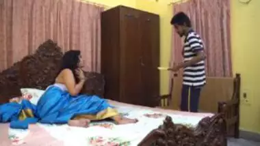 Redme Wap - Horny Homely Bhabhi Sex With Servant Video porn video