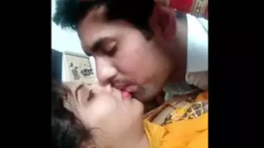 Desi wife very hot kiss