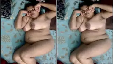 Naked woman from India wants to sleep so she doesn't care about camera