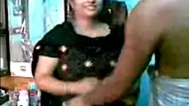 Man Kutiya Sex - Hindi Aunty Hot Sex Video With Mallu Guy porn video