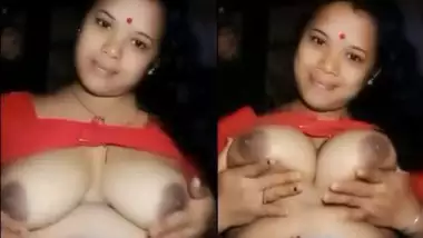 Assamese Aunty Xxx Big Boobs Full Hd Full Video - Assamese Wife Showing Her Big Boobs On Cam porn video