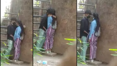Outdoor Desi Mms Clip Of Indian Lovers Caught Making Out By The Wall porn  video