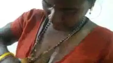 Telugu large boob maid exposing topless figure to abode owner