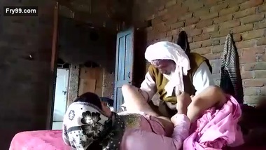 Xxxclone Xxx Download - Desi Village Bhabi Fucking With Old Father In Lw porn video