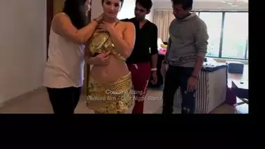Sunny leone xvideo with an Indian actor at movie shooting