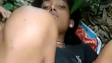 Xxxv Xxvxa Hindi Video Bf - Desi College Girl Fucked In Jungle porn video