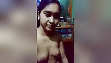 Today Exclusive -desi Bhabhi Shows Her Boobs And Pussy