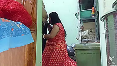 Desi Bhabhi Give Blowjob And Fucked In Kitchen