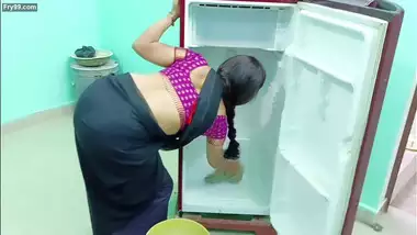 Cleaning Aunty Sex - Desi Vlogger Washing