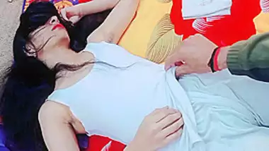 Kuvari Ladki Ghar Pr Akeli Soyi Huyi Thi Tabhi Chor Gye Porn Movie Full 4k  Video Hd Slim Girl Desi Porn porn video