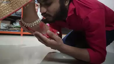 Bacha Chele Xx Videos Full Hd Download - Vaishnavi Water Drinking From Feet With Alta porn video