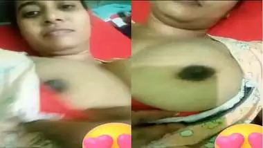 Desi girl shows her big boobs and pussy