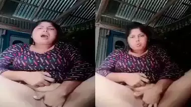 Bangla naked Boudi fingering fat pussy viral show