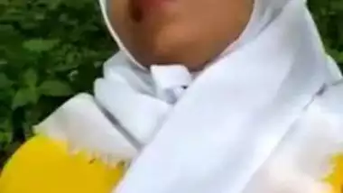 Muslim girl outdoor sex MMS movie scandal